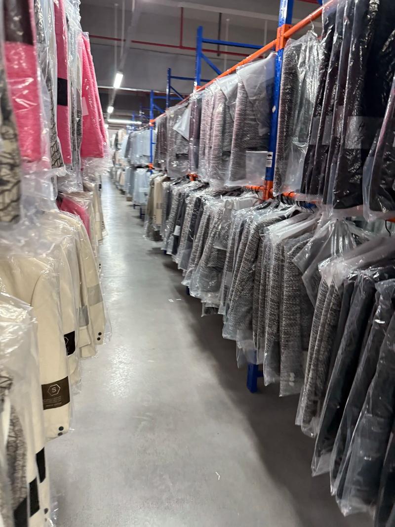 服装批发市场的全貌：选择与决策